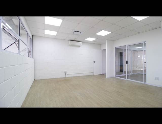 600M² BUILDING TO LET IN WOODSTOCK