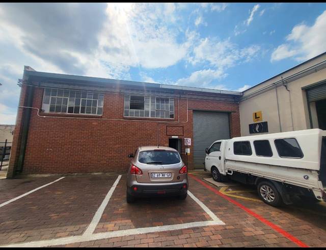 156M² WAREHOUSE TO LET IN KOEDOESPOORT INDUSTRIAL