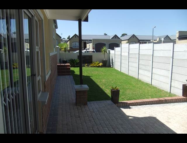 3 bed property to rent in BRACKENFELL SOUTH