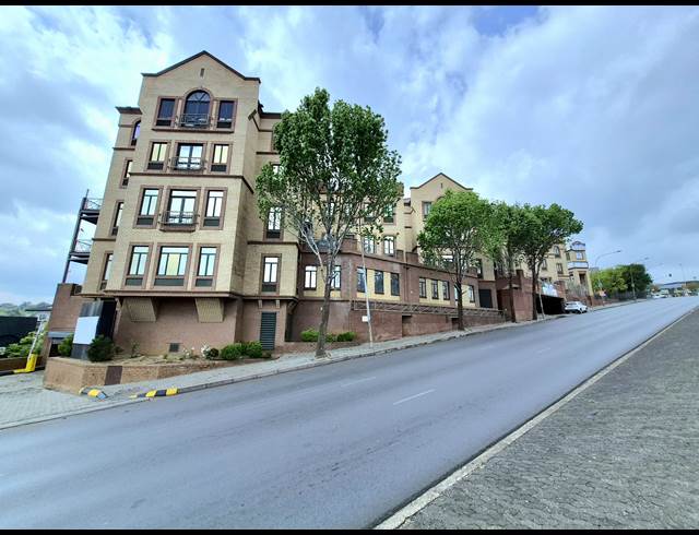 6,233M² OFFICE TO LET IN HYDE PARK