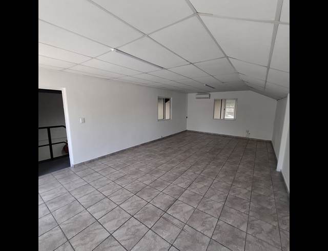 282M² WAREHOUSE TO LET IN STIKLAND INDUSTRIAL