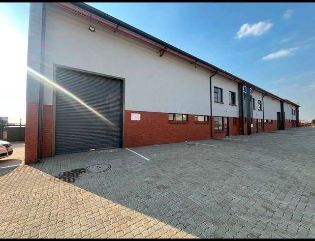 227M² WAREHOUSE TO LET IN DALPARK