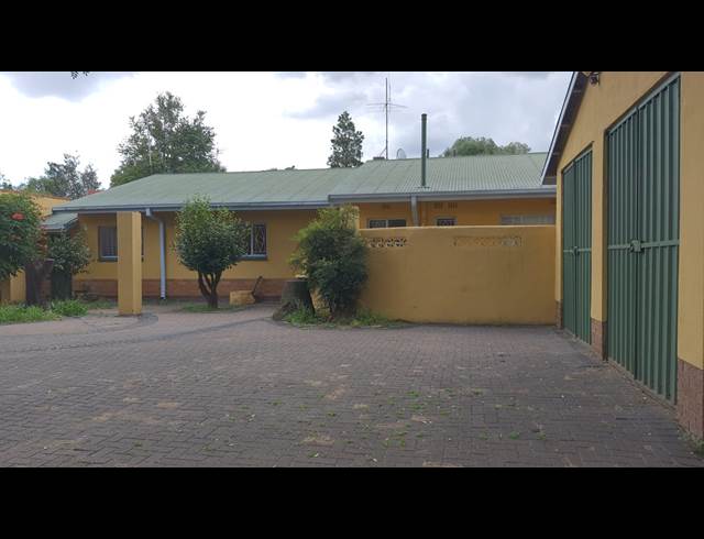 4 BEDROOM HOUSE TO LET IN VANDERBIJLPARK SW 5