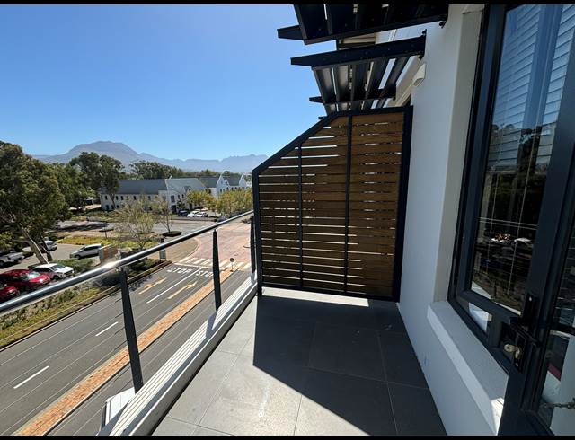 81M² OFFICE TO LET IN PAARDEVLEI