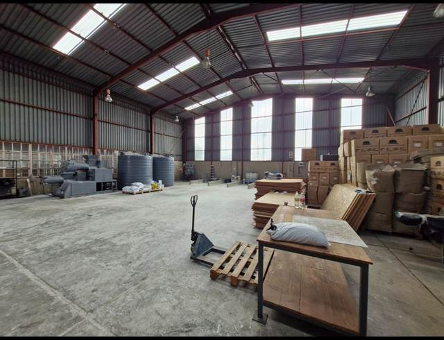 450M² WAREHOUSE TO LET IN KEW