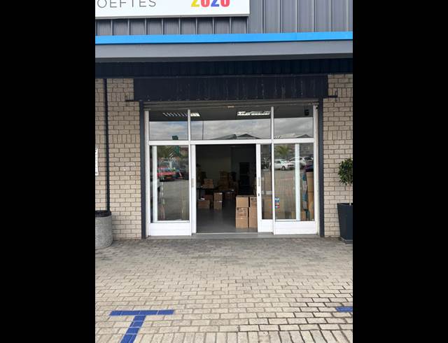 183M² RETAIL TO LET IN OKAVANGO PARK