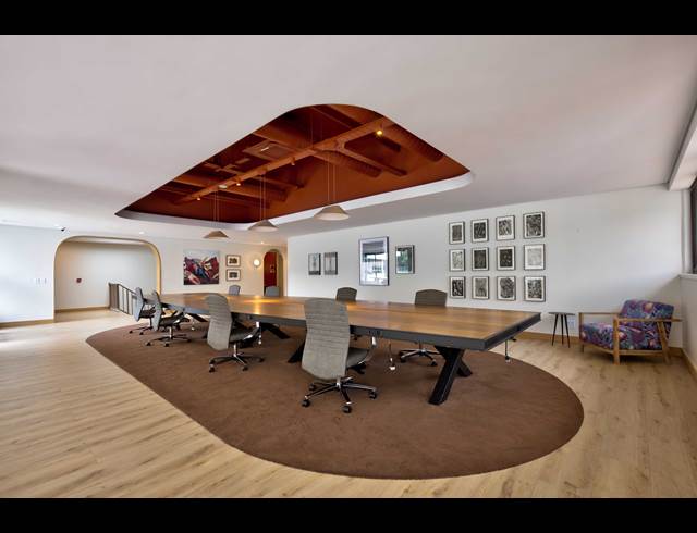 135.09M² SERVICED OFFICE TO LET IN ALLANDALE