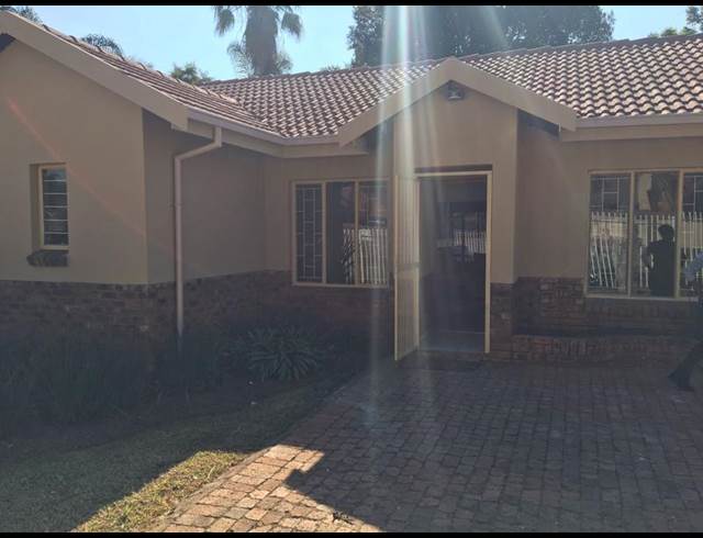 3 BEDROOM PROPERTY TO RENT IN EAST LYNNE