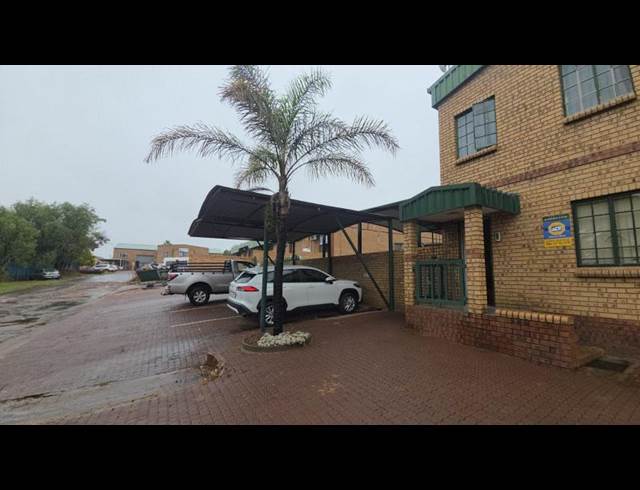 150M² OFFICE TO LET IN DIE HEUWEL