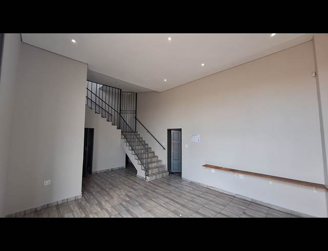 897M² WAREHOUSE TO LET IN COSMO BUSINESS PARK