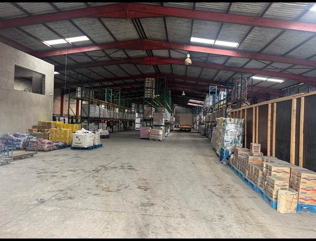 3,000M² WAREHOUSE TO LET IN ROCKY DRIFT