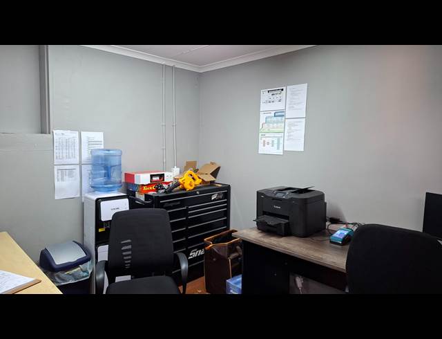 138M² WAREHOUSE TO LET IN RIVERSIDE PARK