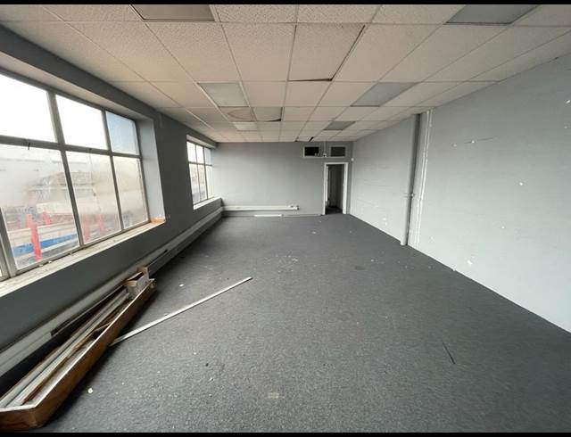 1,280M² WAREHOUSE TO LET IN PAARDEN EILAND