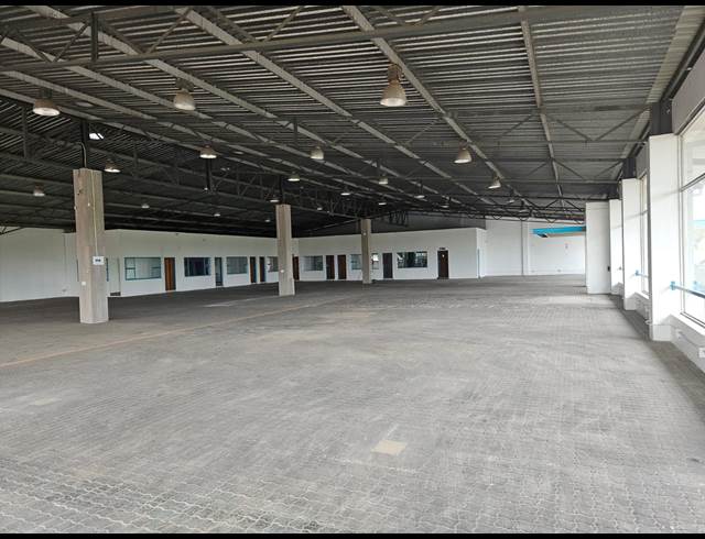 1,135M² BUSINESS TO LET IN TRICHARDT