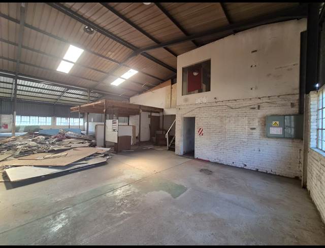750M² WAREHOUSE TO LET IN WADEVILLE