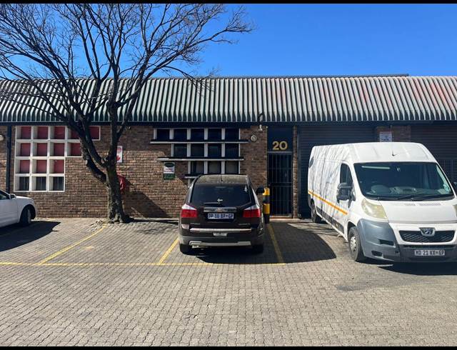 193M² WAREHOUSE TO LET IN CROWN