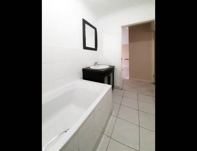 2 Bedroom Apartment Somerset Links