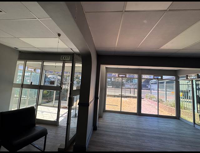 476M² OFFICE TO LET IN WYNBERG