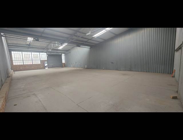 297M² WAREHOUSE TO LET IN ISANDO