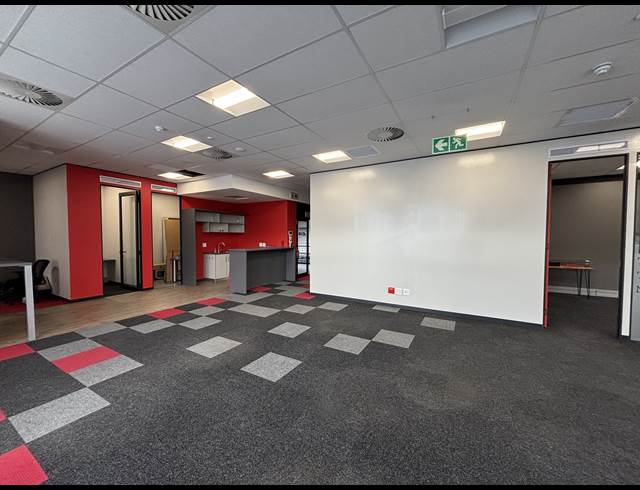 156M² OFFICE TO LET IN DURBANVILLE CENTRAL