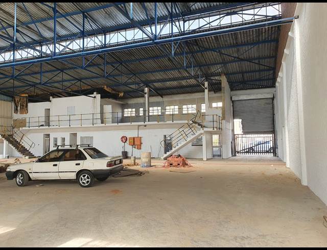 850M² WAREHOUSE TO LET IN AMALGAM