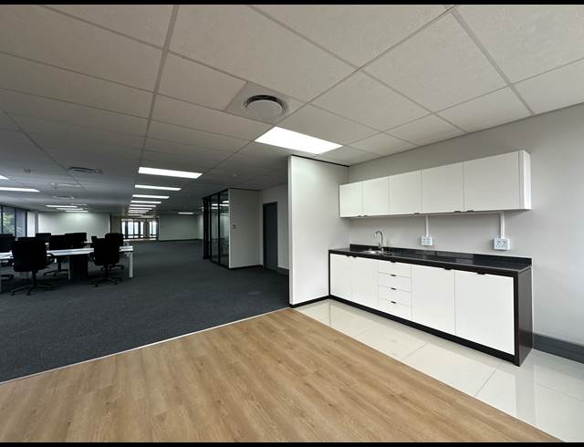 194M² OFFICE TO LET IN SANDTON CENTRAL