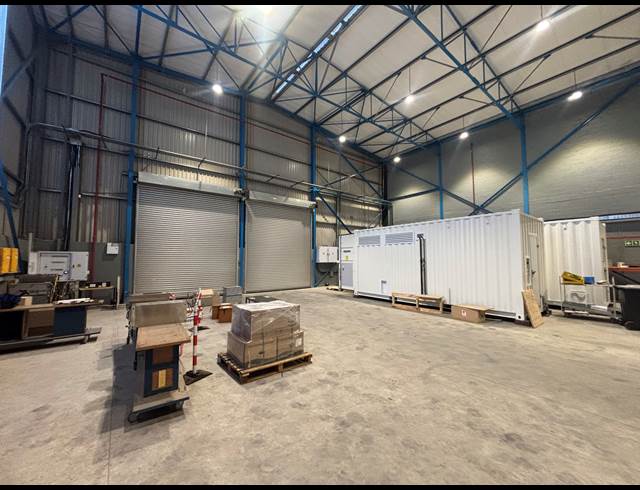 1,036M² WAREHOUSE TO LET IN FIRGROVE