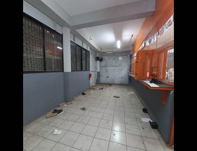 250M² WAREHOUSE TO LET IN MARSHALLTOWN