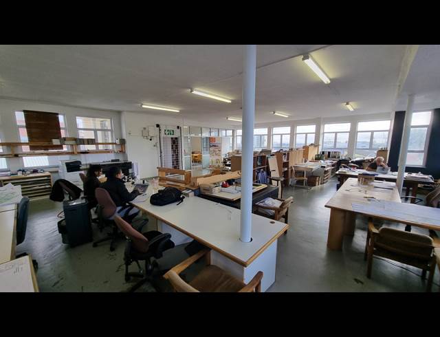250M² BUSINESS TO LET IN WOODSTOCK