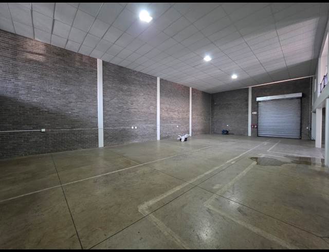 550M² WAREHOUSE TO LET IN STORMILL
