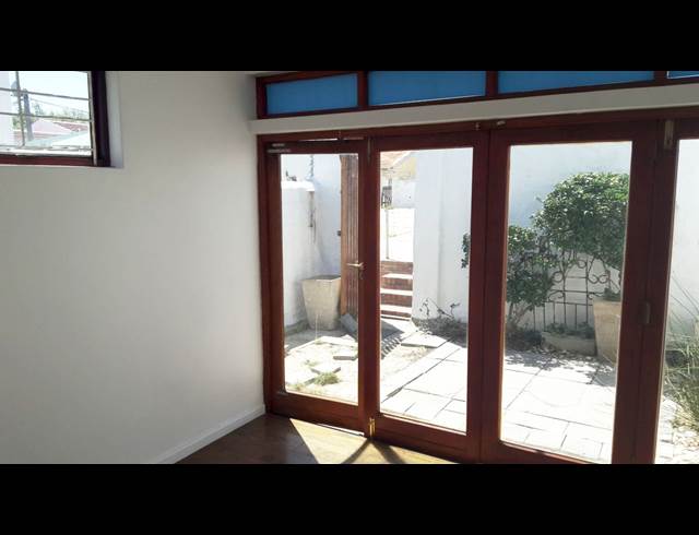 2 bed property to rent in OBSERVATORY