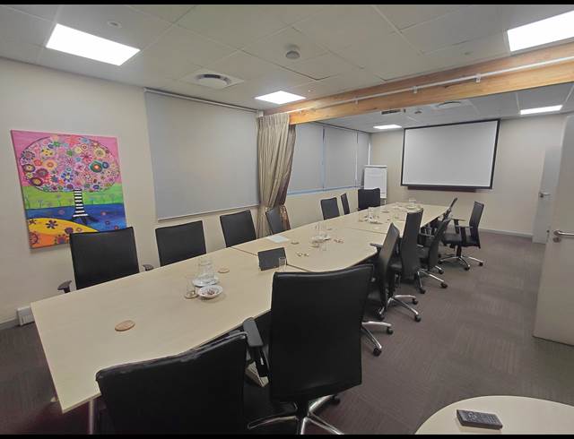 444M² OFFICE TO LET IN MIDRIDGE PARK