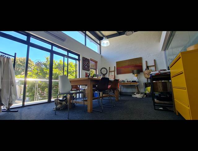 226M² WAREHOUSE TO LET IN WESTLAKE