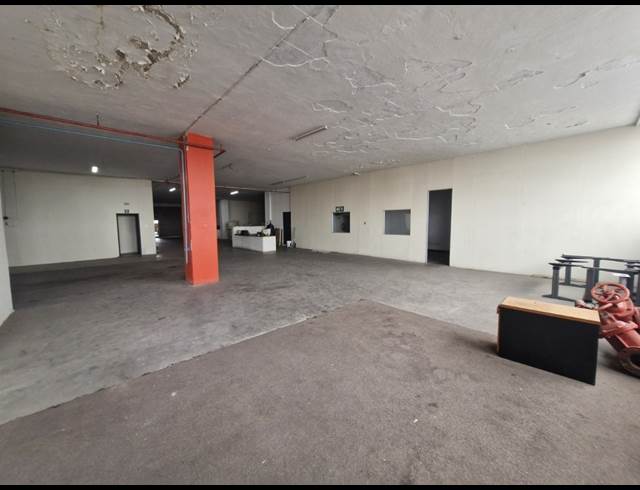 1,140M² WAREHOUSE TO LET IN WYNBERG