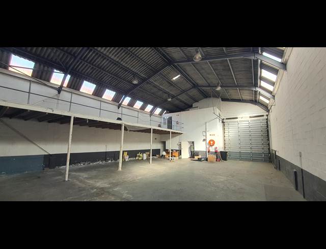 320M² WAREHOUSE TO LET IN KILLARNEY GARDENS
