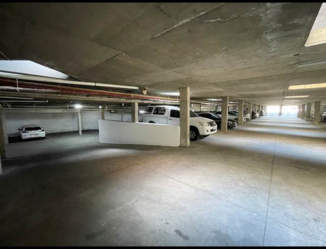308.50M² OFFICE TO LET IN PARKHURST