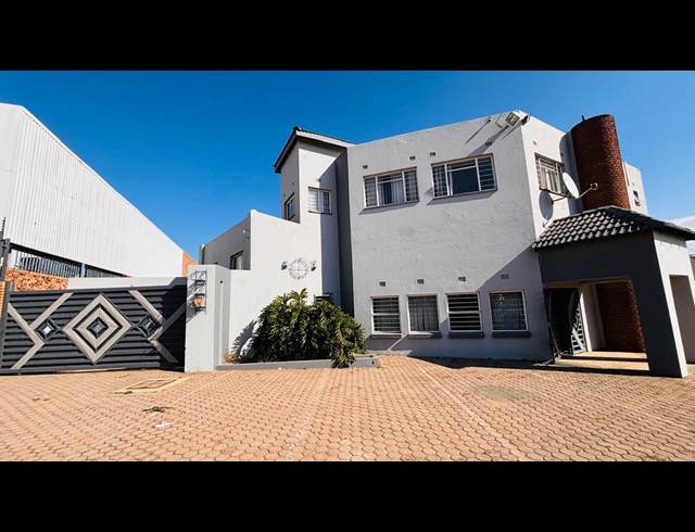 1,200M² WAREHOUSE TO LET IN ROODEPOORT CENTRAL