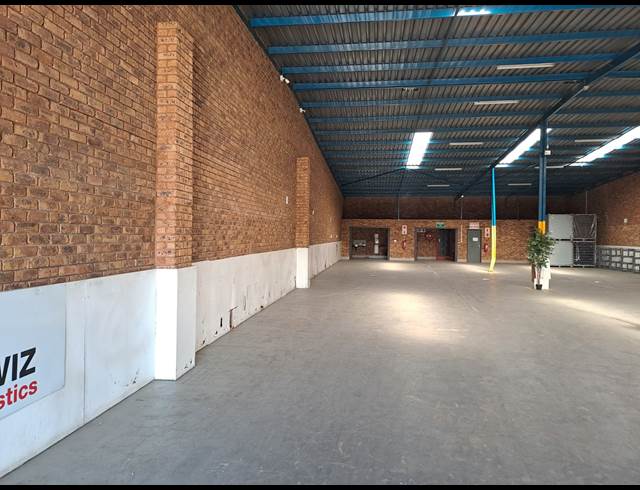 600M² WAREHOUSE TO LET IN POMONA