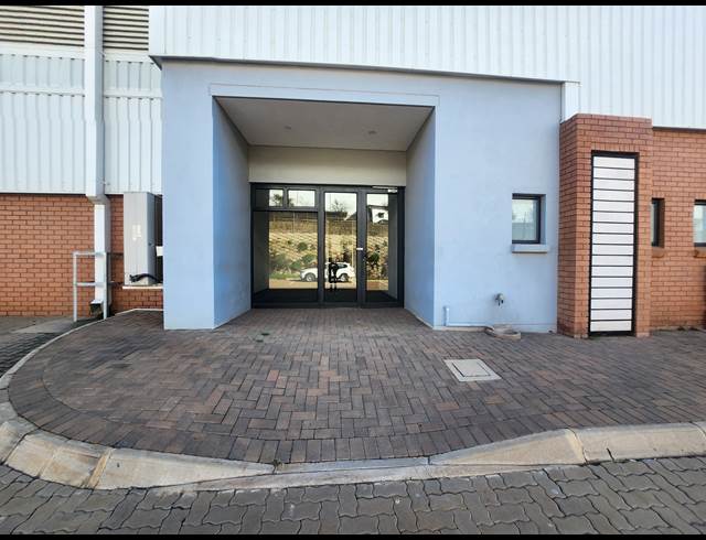 868M² WAREHOUSE TO LET IN OLIFANTSFONTEIN