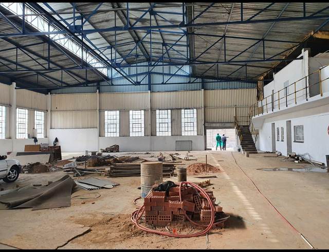 850M² WAREHOUSE TO LET IN AMALGAM