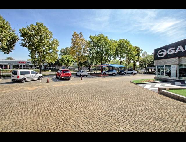 5,600M² WAREHOUSE TO LET IN HALFWAY HOUSE