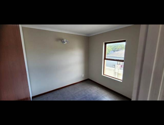 2 BEDROOM PROPERTY TO RENT IN GOODWOOD CENTRAL