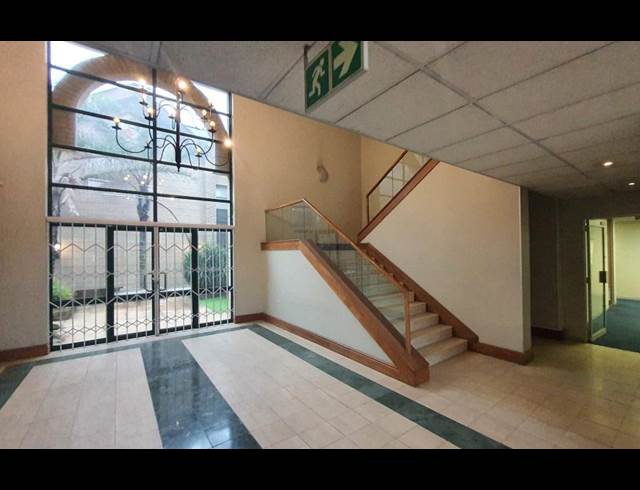 2,741M² OFFICE TO LET IN ELMA PARK