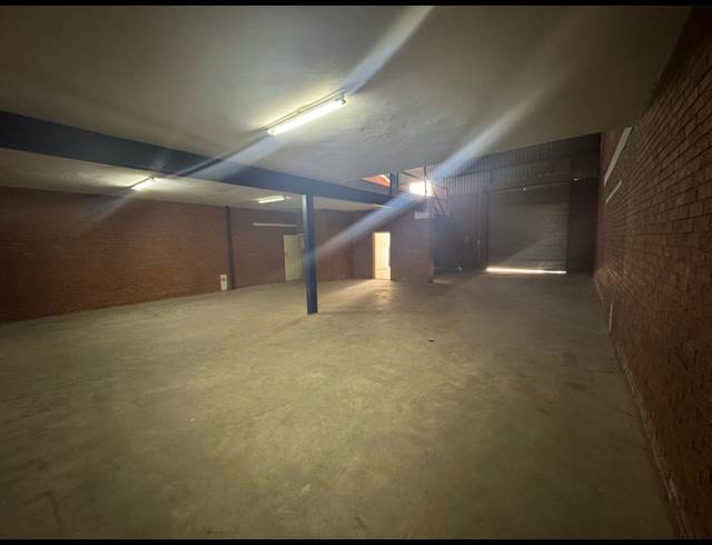 287M² WAREHOUSE TO LET IN CROWN