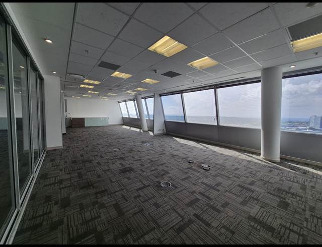 521M² OFFICE TO LET IN SANDHURST