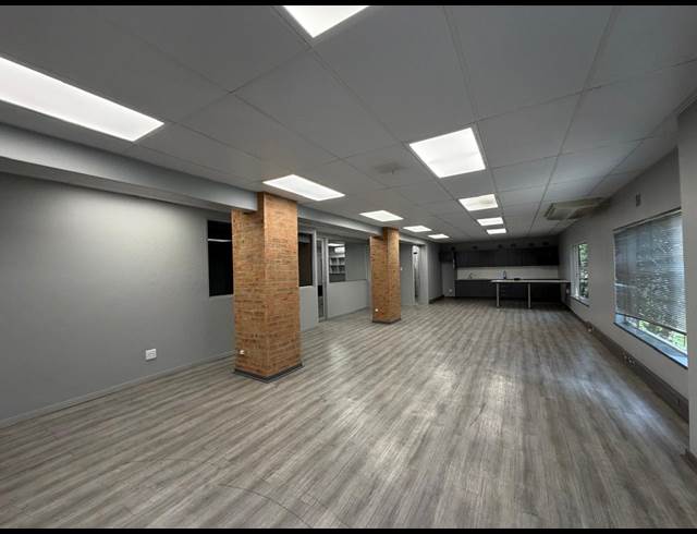 2,169M² WAREHOUSE TO LET IN CLAYVILLE