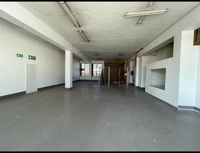 195M² WAREHOUSE TO LET IN STRIJDOMPARK