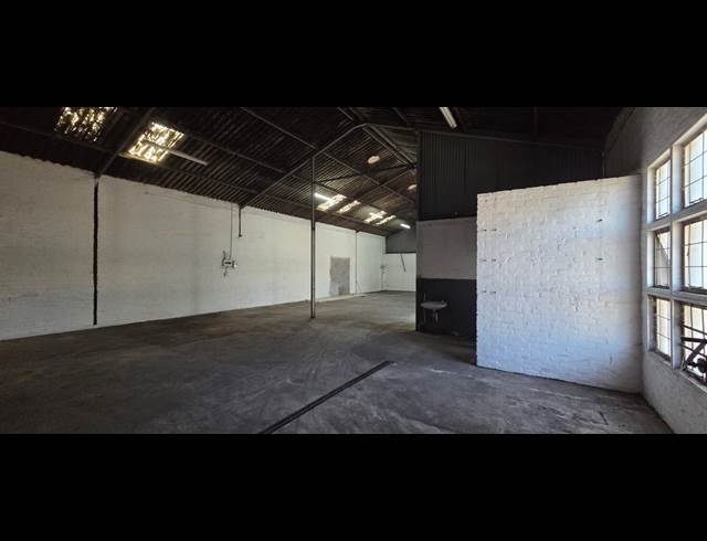 340M² WAREHOUSE TO LET IN DAL JOSAFAT