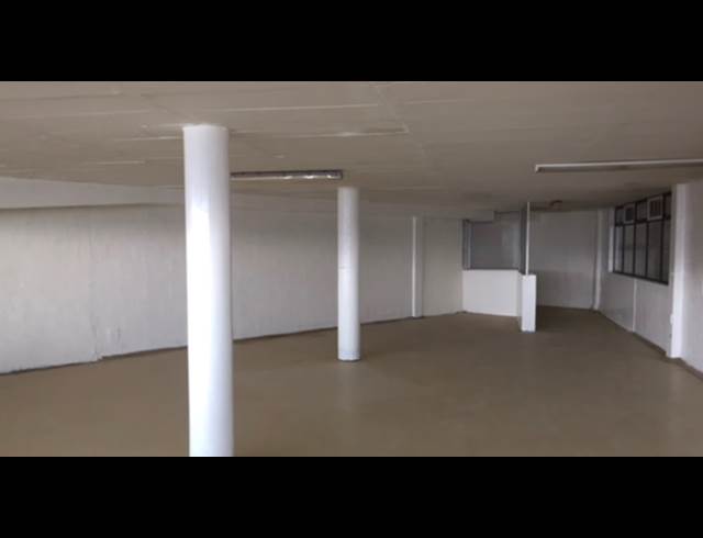 1,616M² WAREHOUSE TO LET IN RED HILL