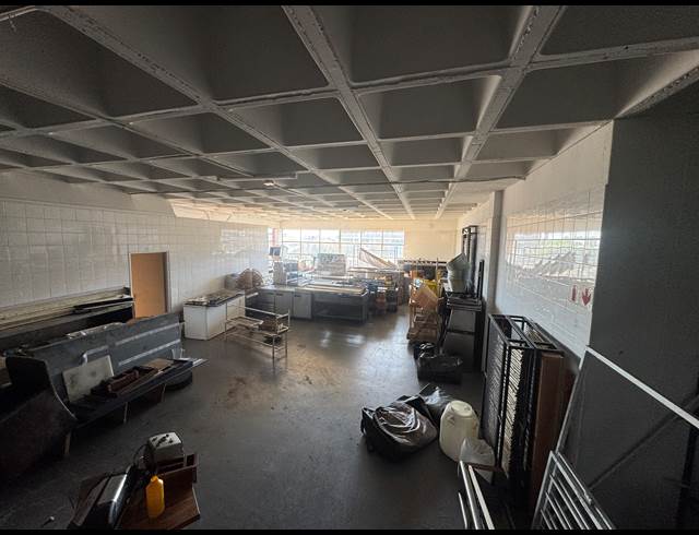 230M² WAREHOUSE TO LET IN WYNBERG